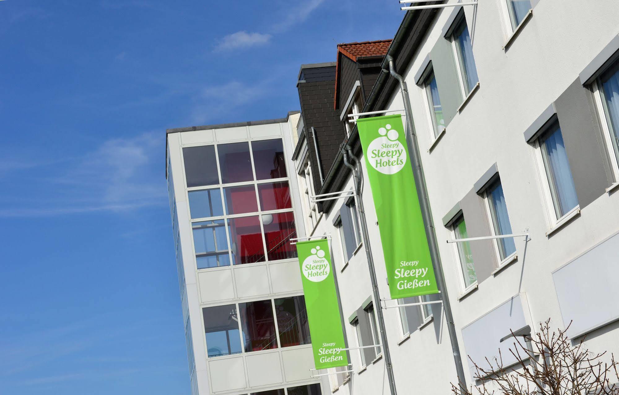 Sleepysleepy Hotel Giessen Linden エクステリア 写真