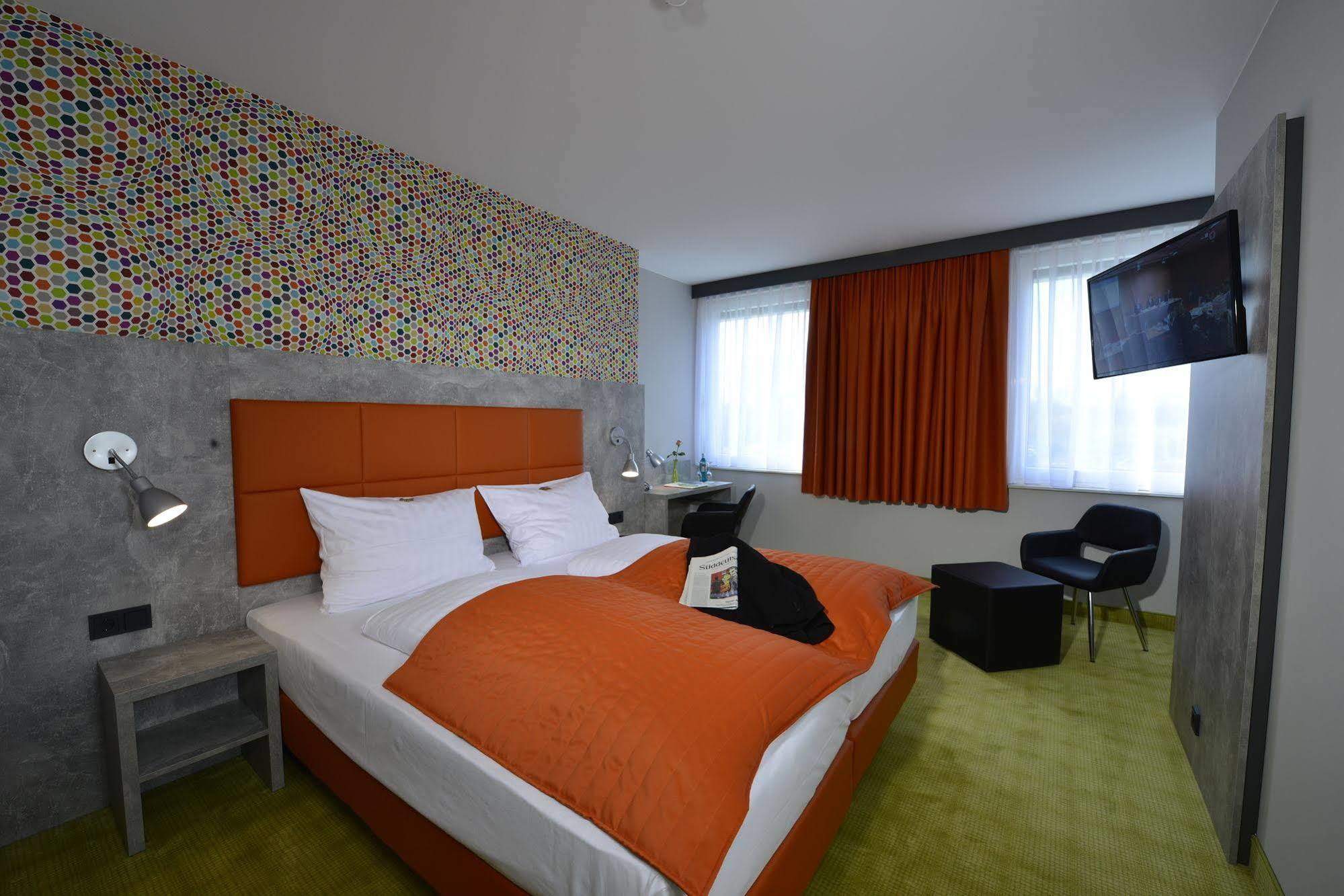 Sleepysleepy Hotel Giessen Linden エクステリア 写真